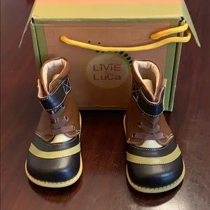 New Brown high top shoes